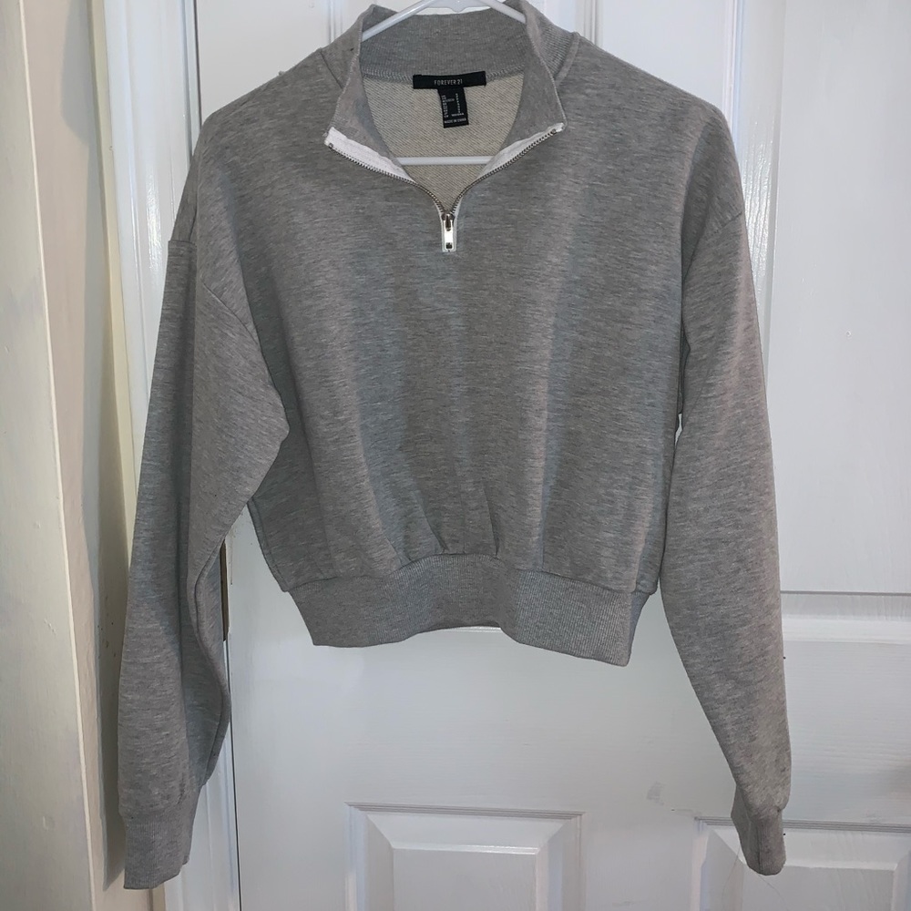 Gray crop pullover
